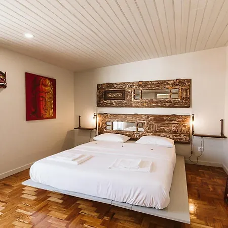 Naga Laut Surf Villa * Costa da Caparica