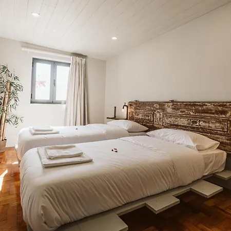 Naga Laut Surf Villa * Costa da Caparica