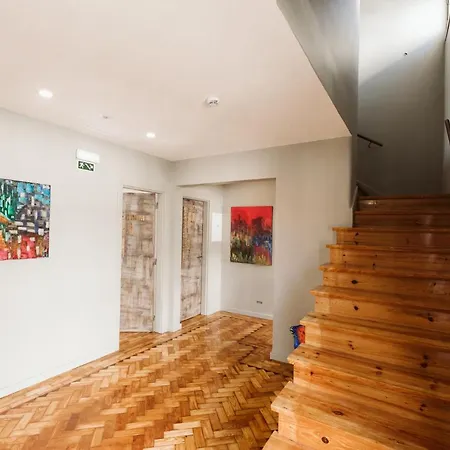 Guest house Naga Laut Surf Villa Costa da Caparica